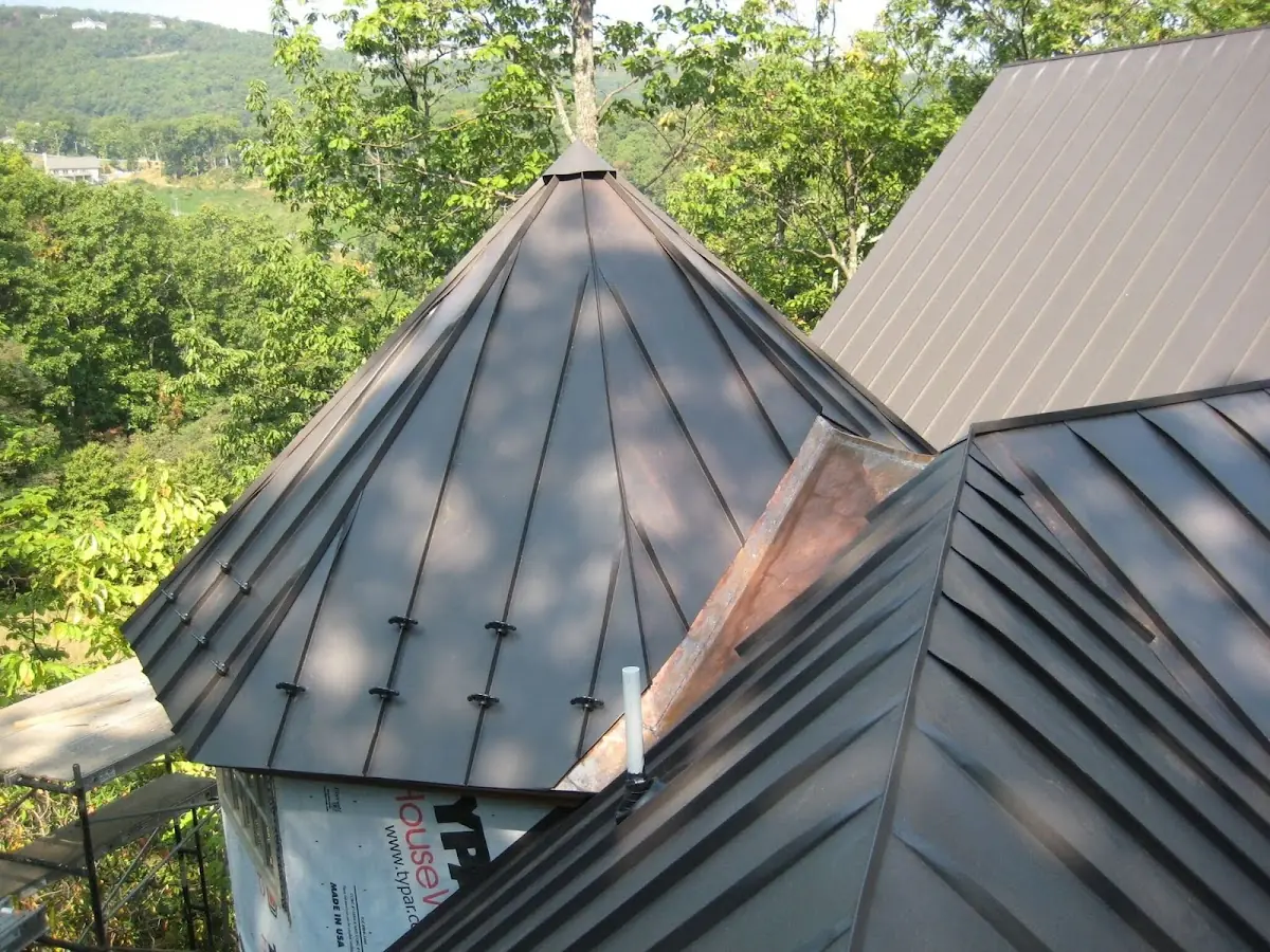 Professional Roof Tarp Installation by Craftsman Roofing in Cambridge Place